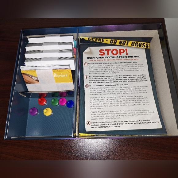 A Hasbro Clue Treachery at Tudor Mansion. Pre-owned but in good shape. Complete - Picture 6 of 9